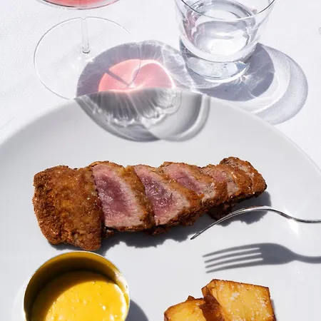 Convino Szálloda Castiglione Falletto